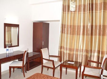 Hotel Alps Residency Krishnagiri Pokoj fotografie